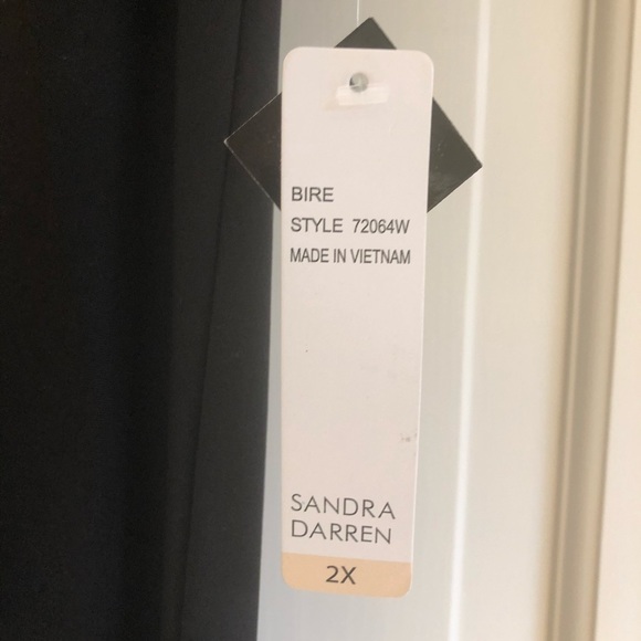 Sandra Darren Split Neck Shift Dress - Picture 4 of 5